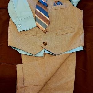 TFW Boys 4pc Suit Size 12 Month, Tan & Powder Blue